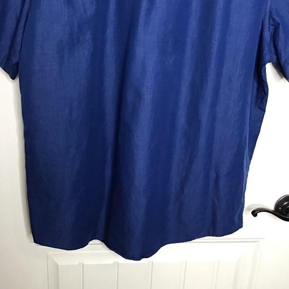 UNTUCKit Altavins Navy Short Sleeve Button Down Shirt. - Picture 9 of 11